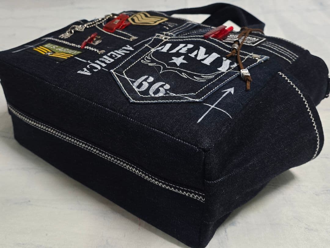 デニムリメイクトートバッグ お洒落カジュアル♥底板 ストラップ付き