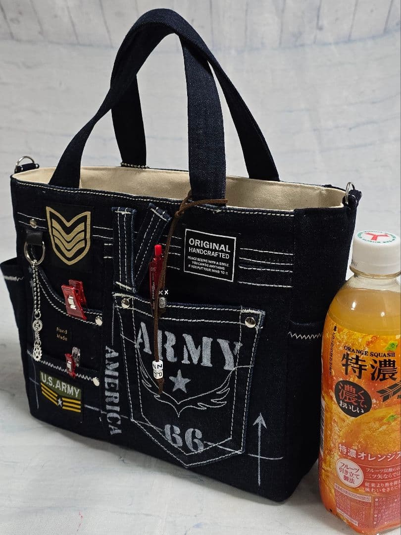 デニムリメイクトートバッグ お洒落カジュアル♥底板 ストラップ付き