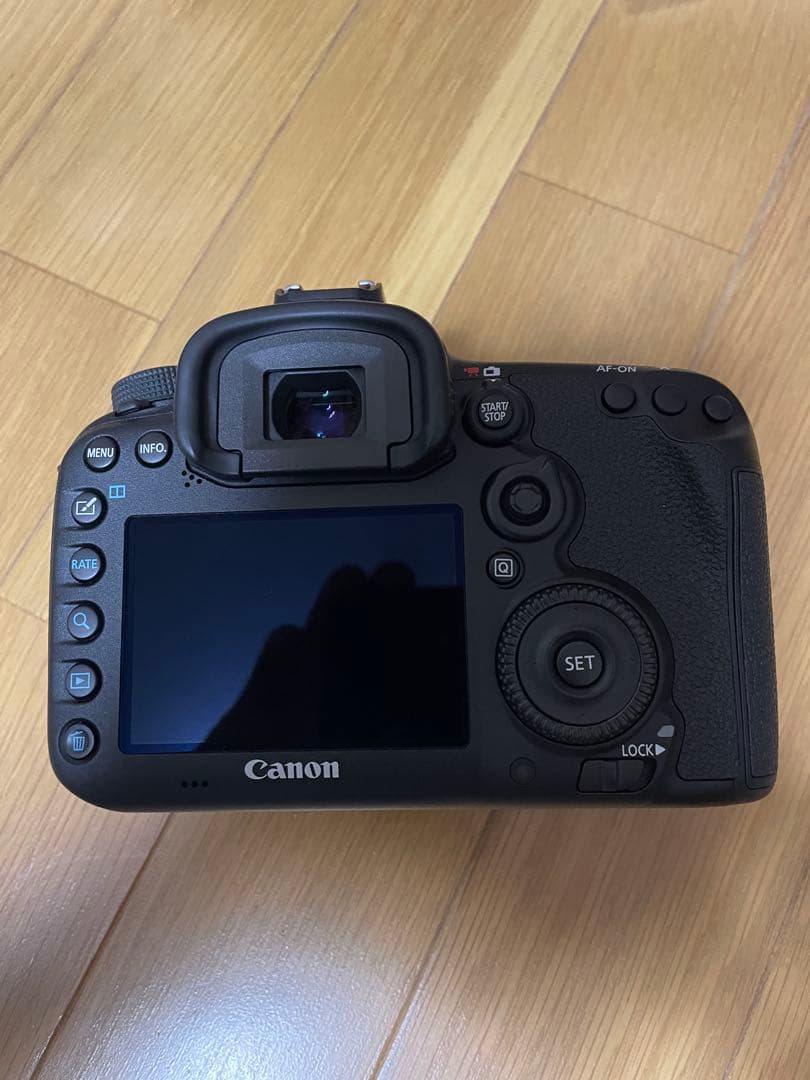 ①Canon EOS 7D Mark II（レンズ付属なし）オプション多数