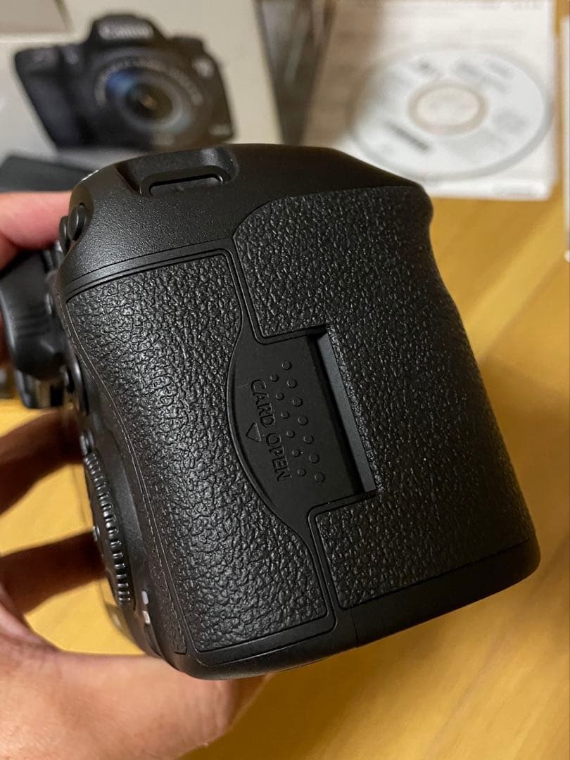 ①Canon EOS 7D Mark II（レンズ付属なし）オプション多数