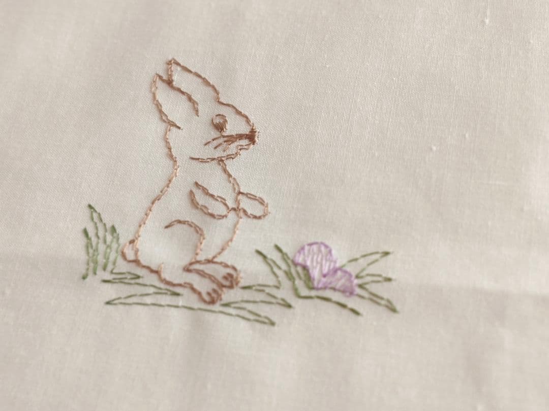 【mkuさま】vintage ❀ ウサギさん刺しゅうの テーブルクロス