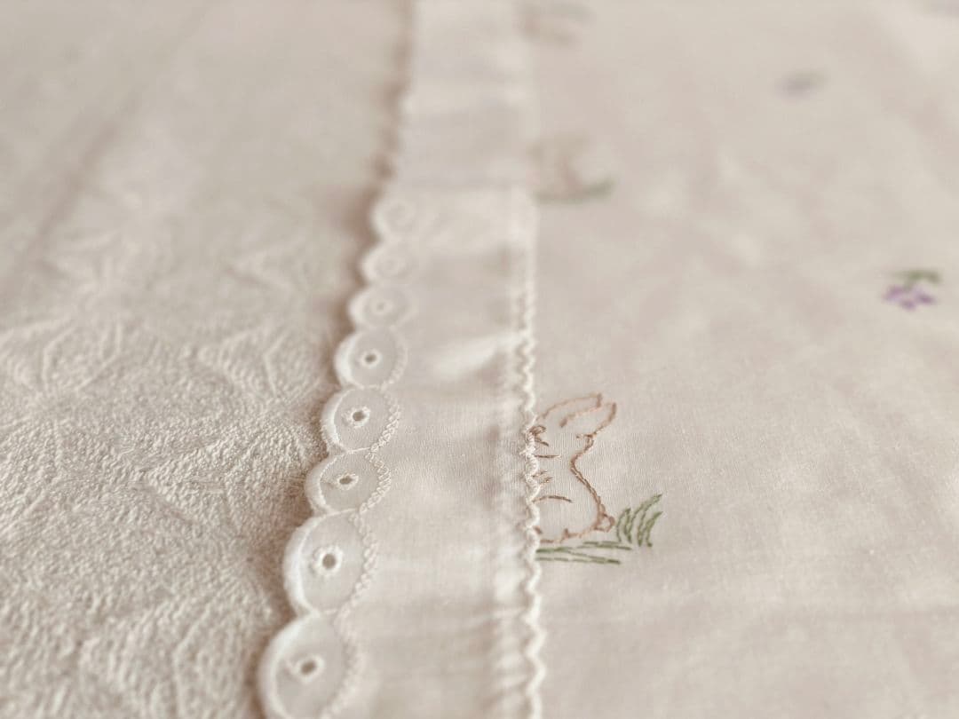 【mkuさま】vintage ❀ ウサギさん刺しゅうの テーブルクロス