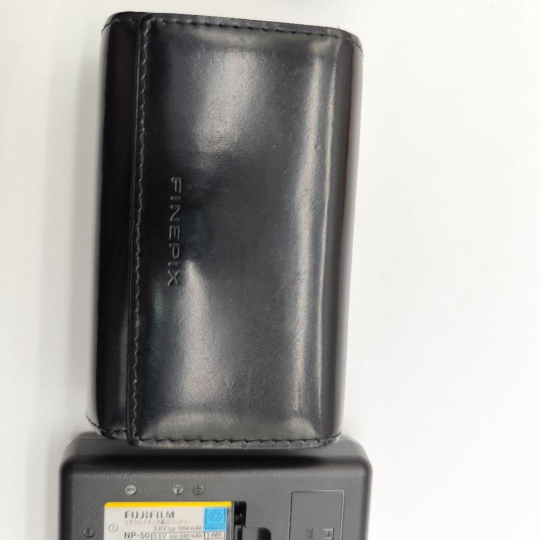 極美品 富士フイルム FinePix F80 デジカメ　コンデジ