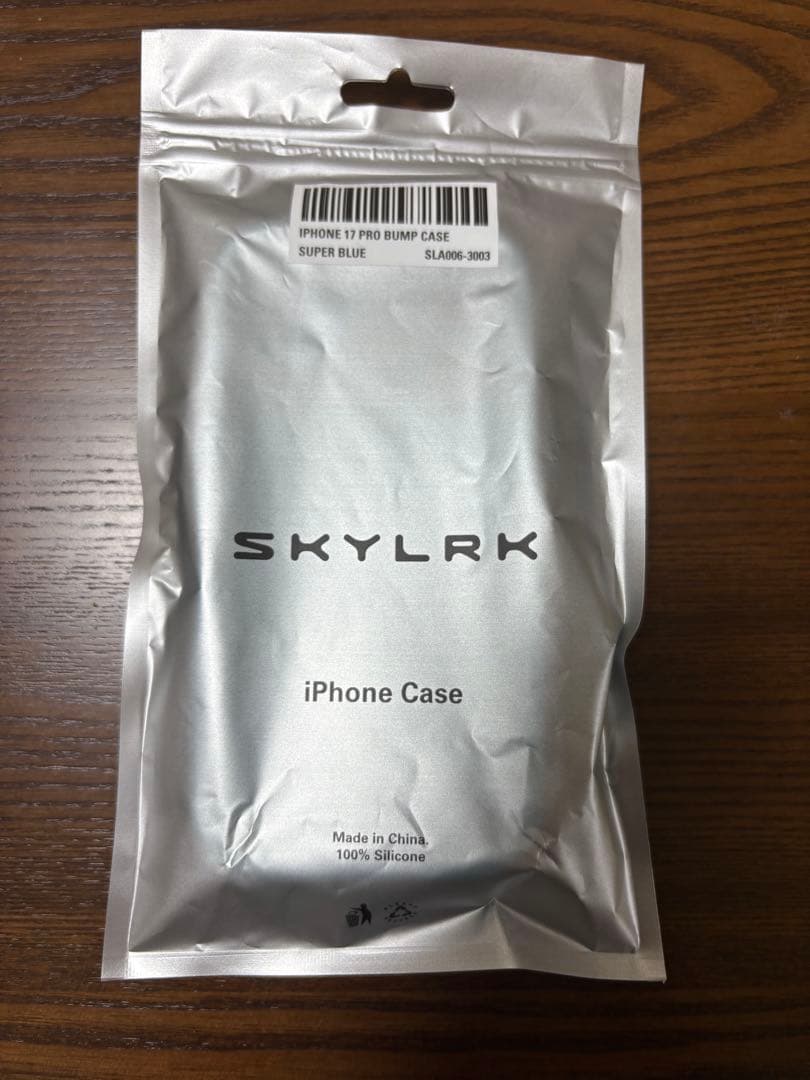 SKYLRK iPhone 17 Pro バンパーケース スーパーブルー