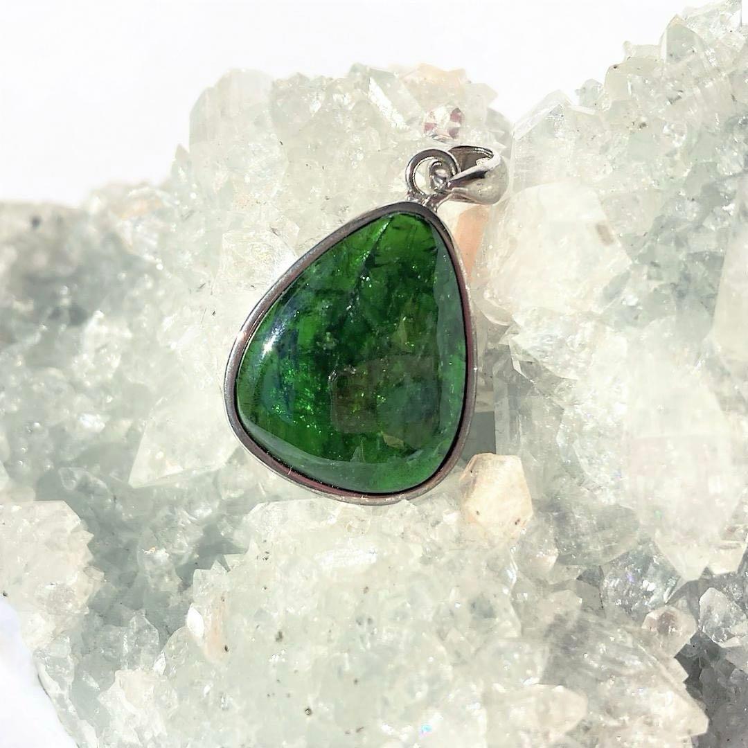 3000円OFF【静寂の森】クロムダイオプサイト 天然石 ペンダントトップ