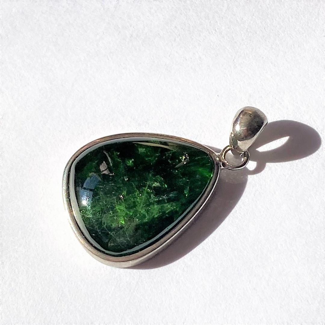 3000円OFF【静寂の森】クロムダイオプサイト 天然石 ペンダントトップ