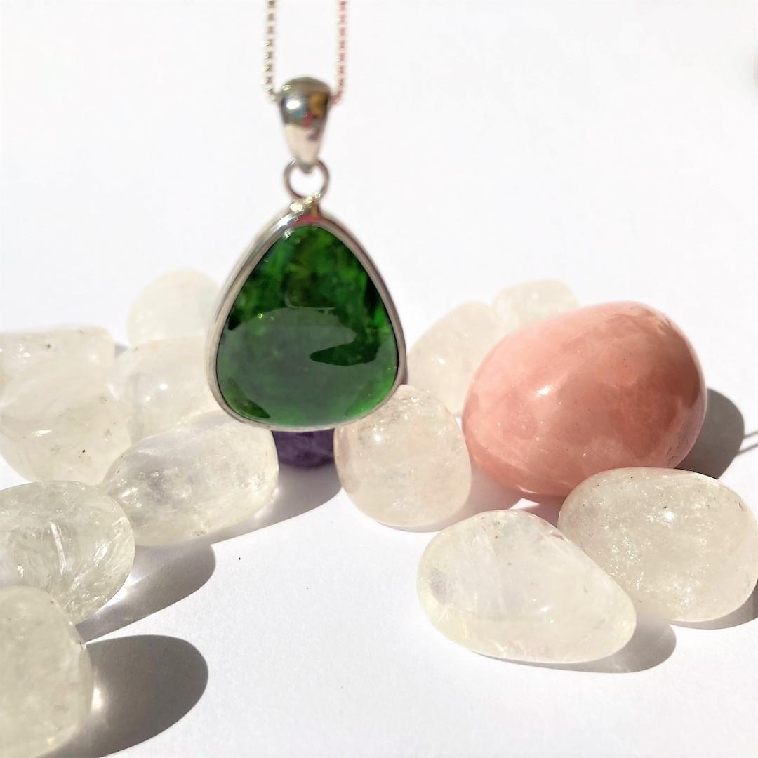 3000円OFF【静寂の森】クロムダイオプサイト 天然石 ペンダントトップ