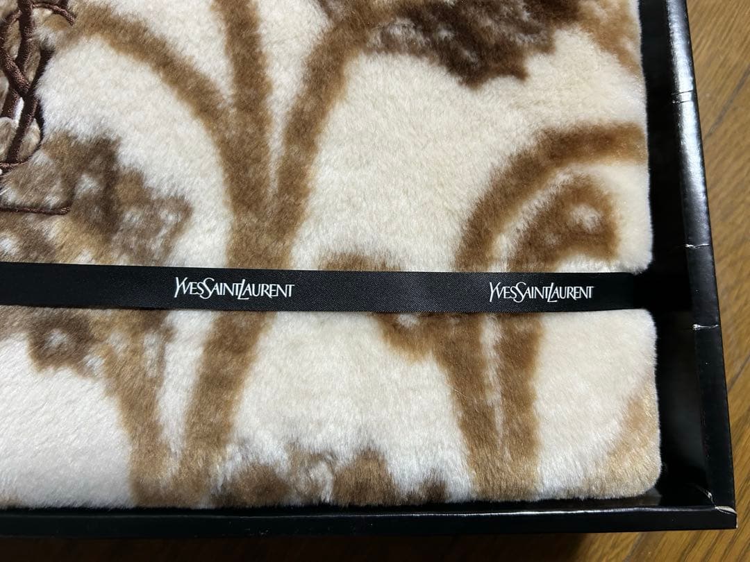 イヴサンローラン Yves saint Laurent 敷きパッド