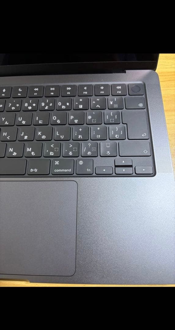 MacBook Pro M4チップ搭載、16GBメモリ、512GB 美品