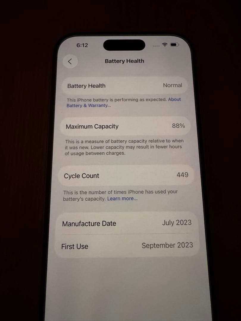 本日セール中！【極美品】iPhone15 256GB SIMフリー　グリーン