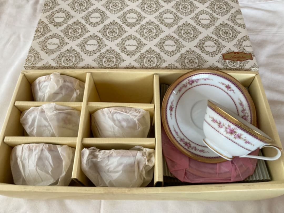 ノリタケ/ 未使用ディナーセット（６人用・44pcs）