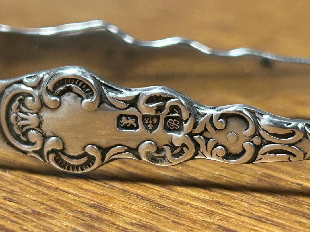 【アンティーク】シルバー　シュガートング　1902年　イギリス　鳥の爪デザイン