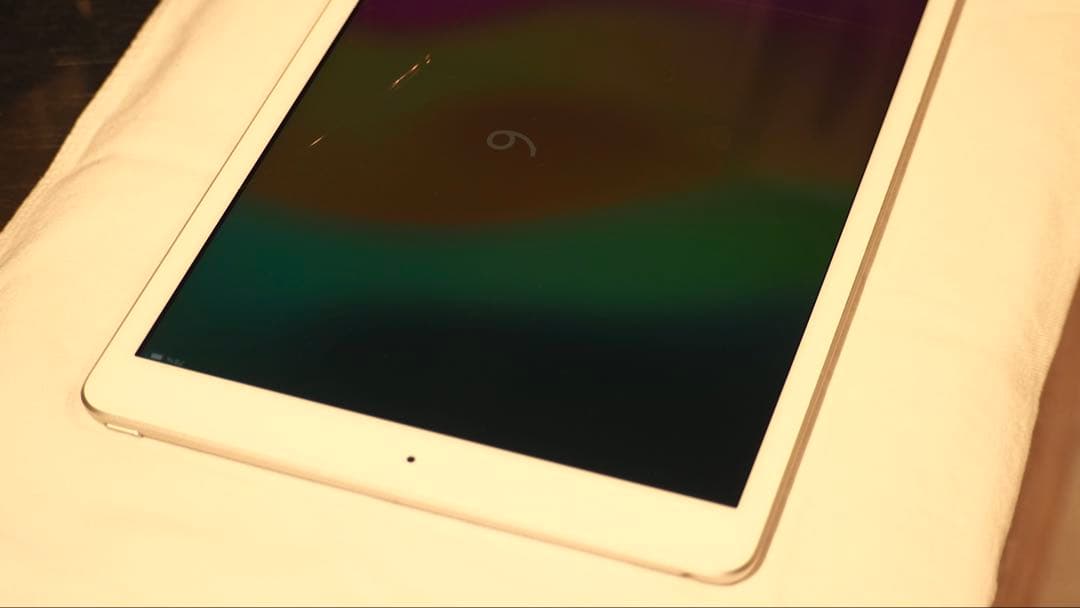 （りんご様）Apple iPad 第7世代　シルバー 本体　画面ヒビあり
