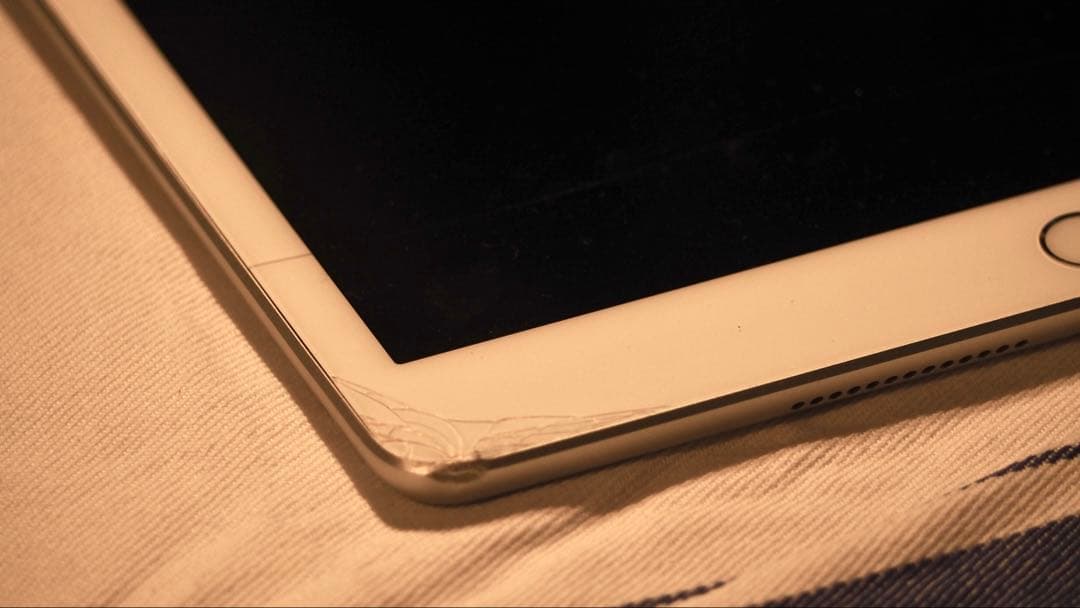 （りんご様）Apple iPad 第7世代　シルバー 本体　画面ヒビあり