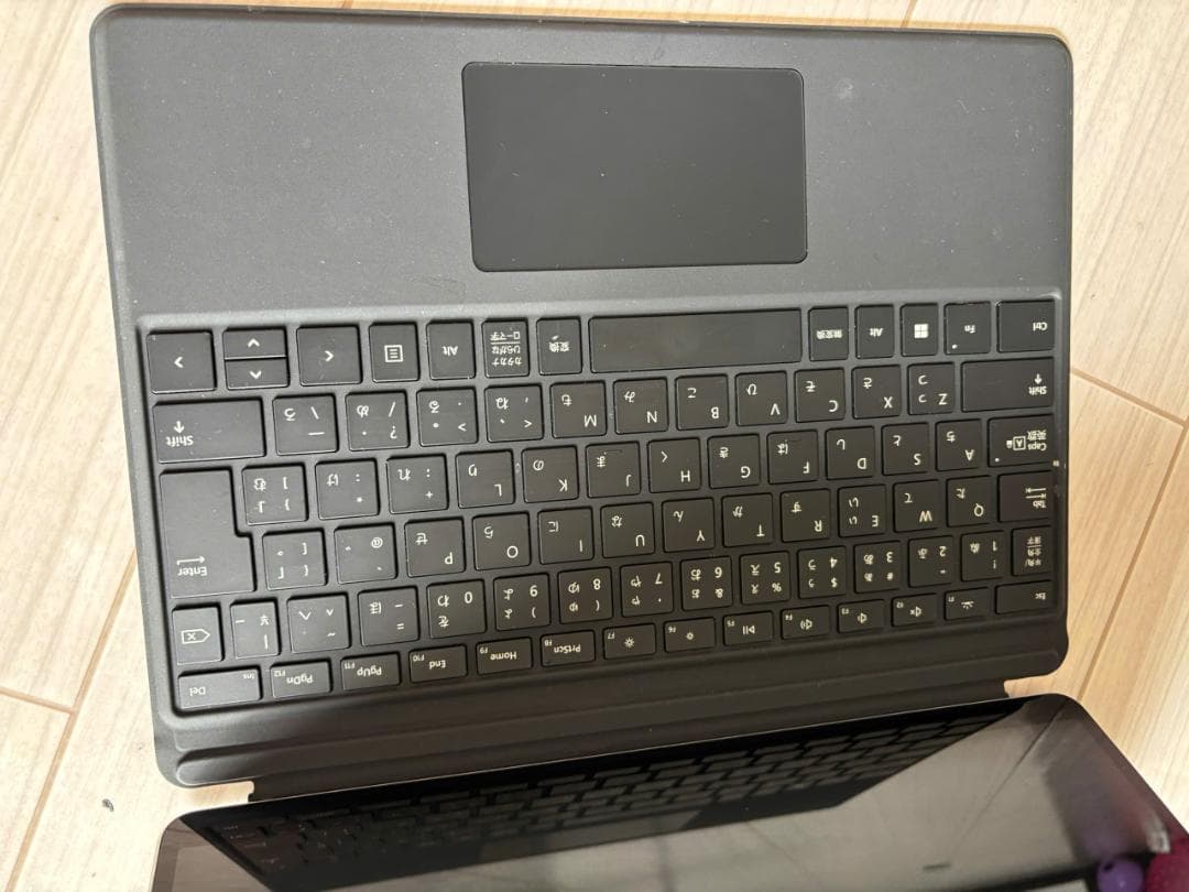Microsoft Surface Pro8 本体 + キーボード