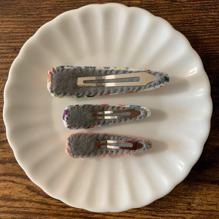 【76】リバティプリント使用　ハンドメイド　パッチンピン　ヘアピン　3個セット