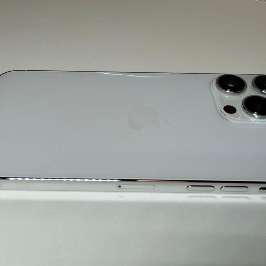 M　Apple iPhone 14 Pro Max シルバー 背面ヒビ