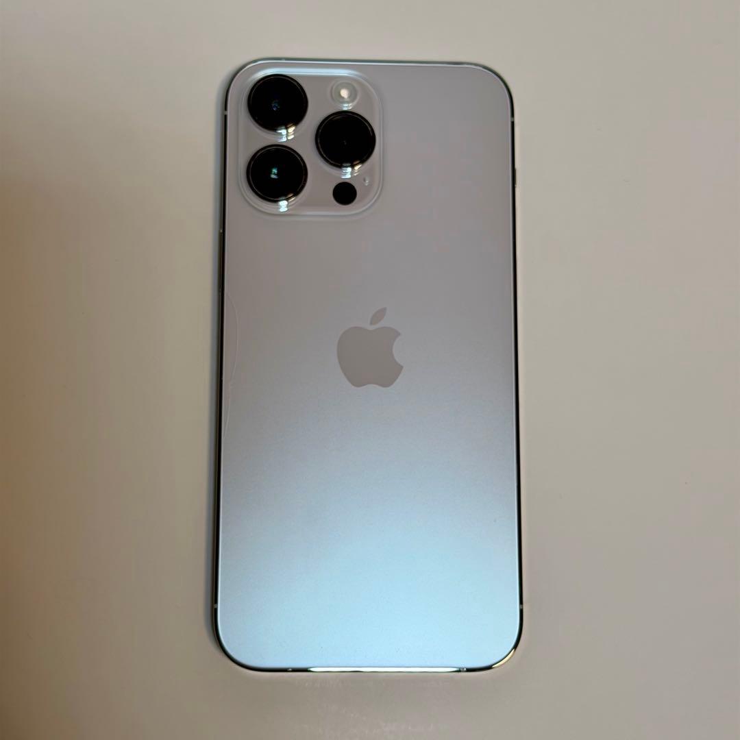 M　Apple iPhone 14 Pro Max シルバー 背面ヒビ