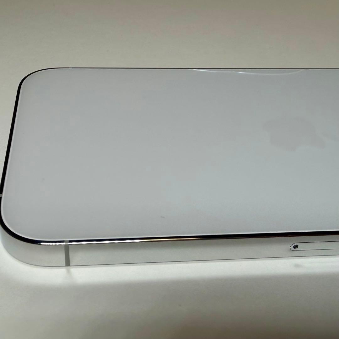 M　Apple iPhone 14 Pro Max シルバー 背面ヒビ