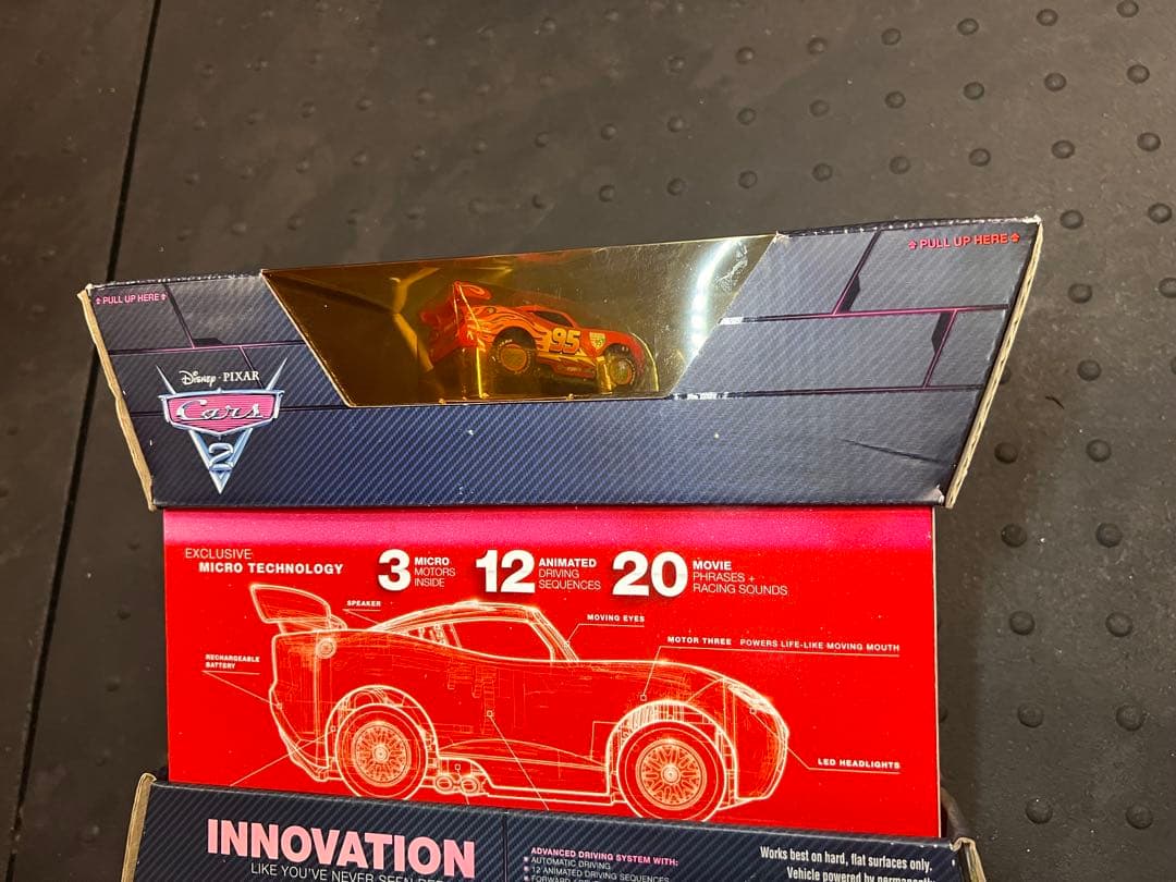 ディズニーカーズ2 ALIVE ライトニングマックイーン