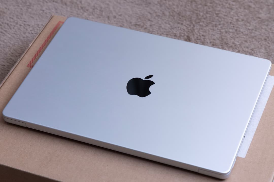 MacBookPro M2 Pro シルバー 14 SSD2TB メモリ32GB