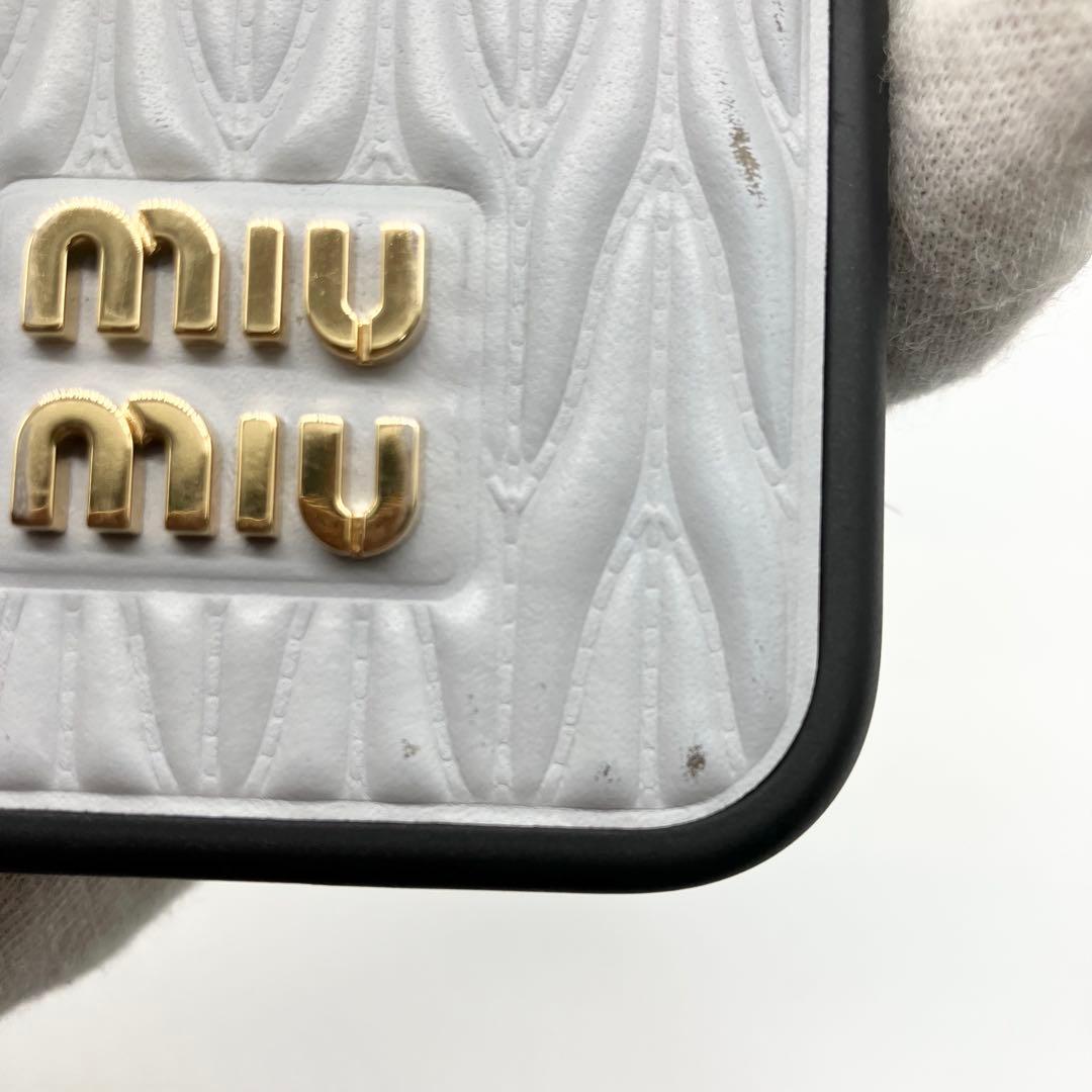 美品✨ RFID搭載✨ミュウミュウ　iPhoneケース　15pro グレー