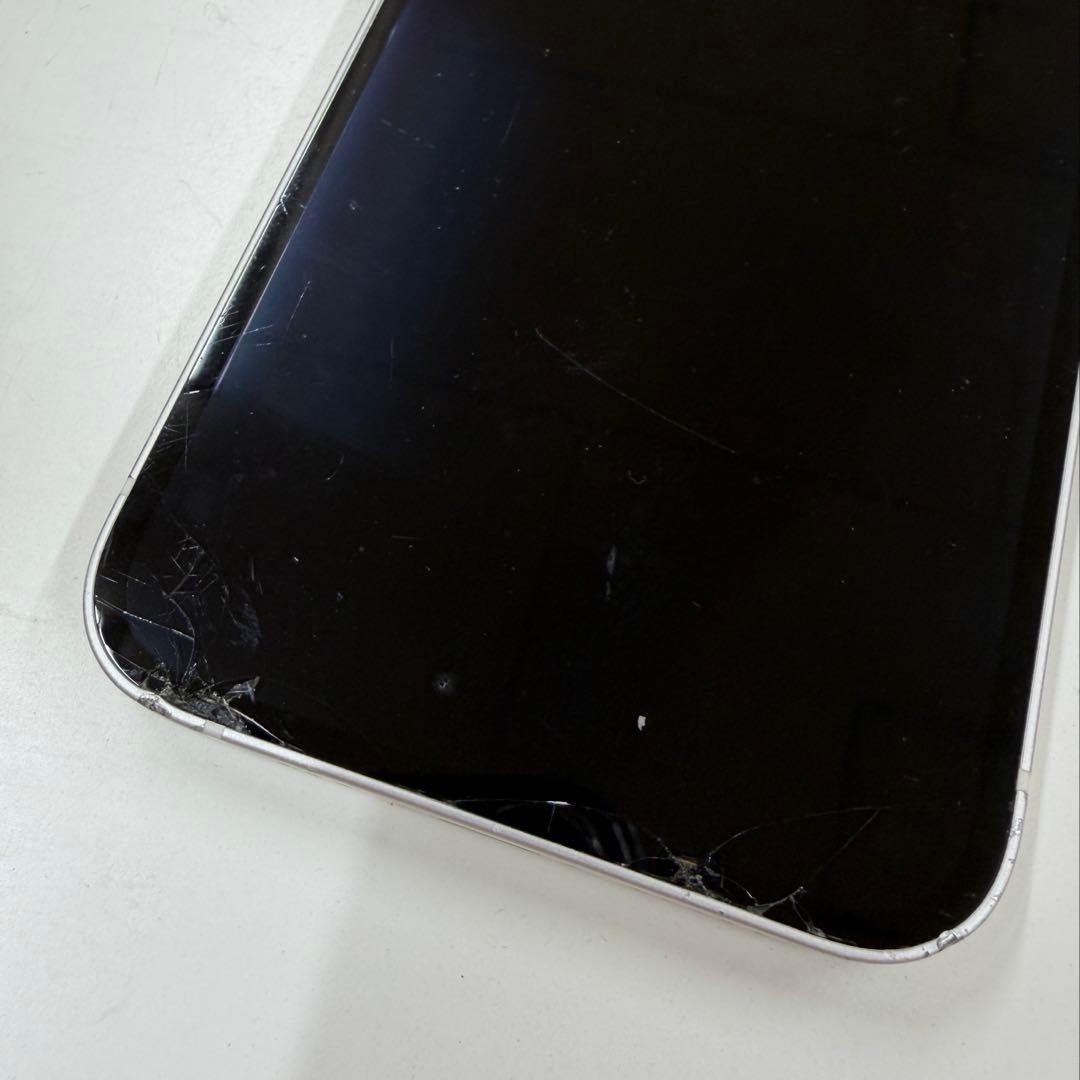 iPhone 12ホワイト 画面ひび割れあり