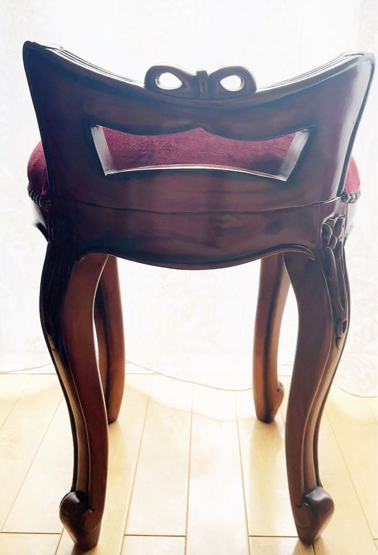 赤いベルベット猫足スツール