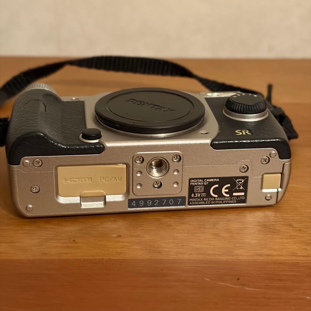 ペンタックス Q7 シルバー ダブルズームキット