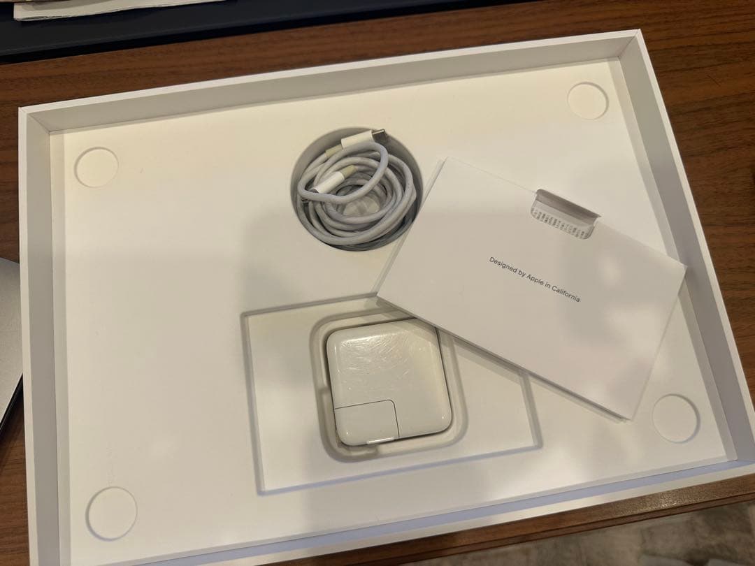 【美品】MacBook Air M1 2020年モデル 8GB / 512GB