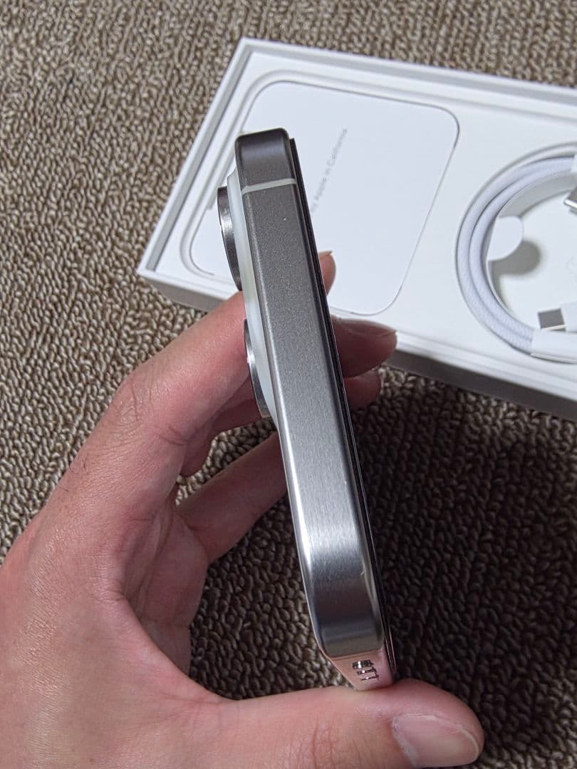 Apple iPhone 15ProMax　ホワイト　1TB