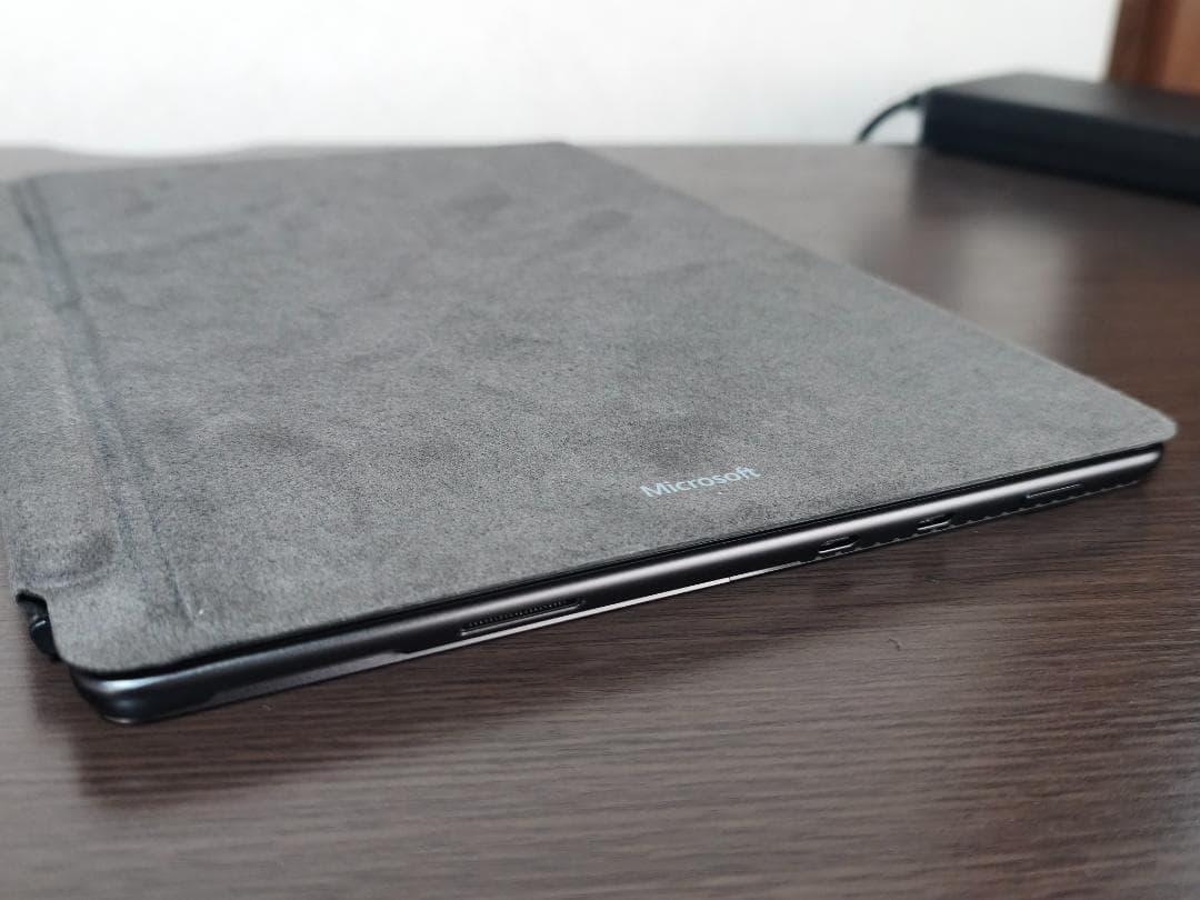 i7/16GB/512GB Surface Pro 8 充電47回