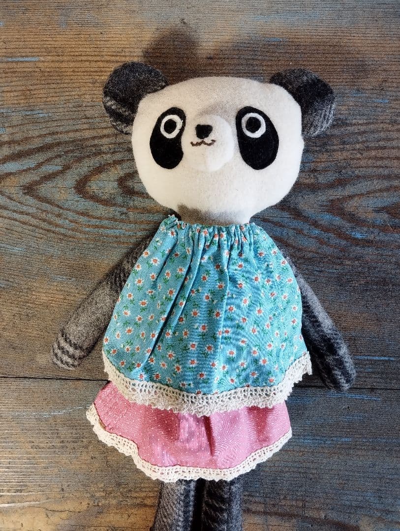 ハンドメイド「ウールのパンダ」着せ替え人形セット・手洗い可