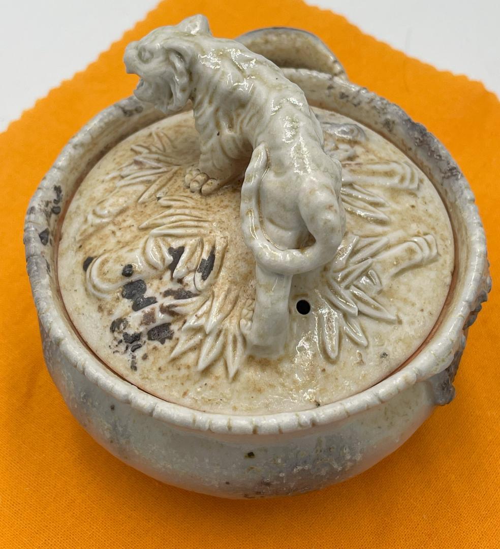 備前焼　白備前　難波誠治作　虎　宝瓶　NS11