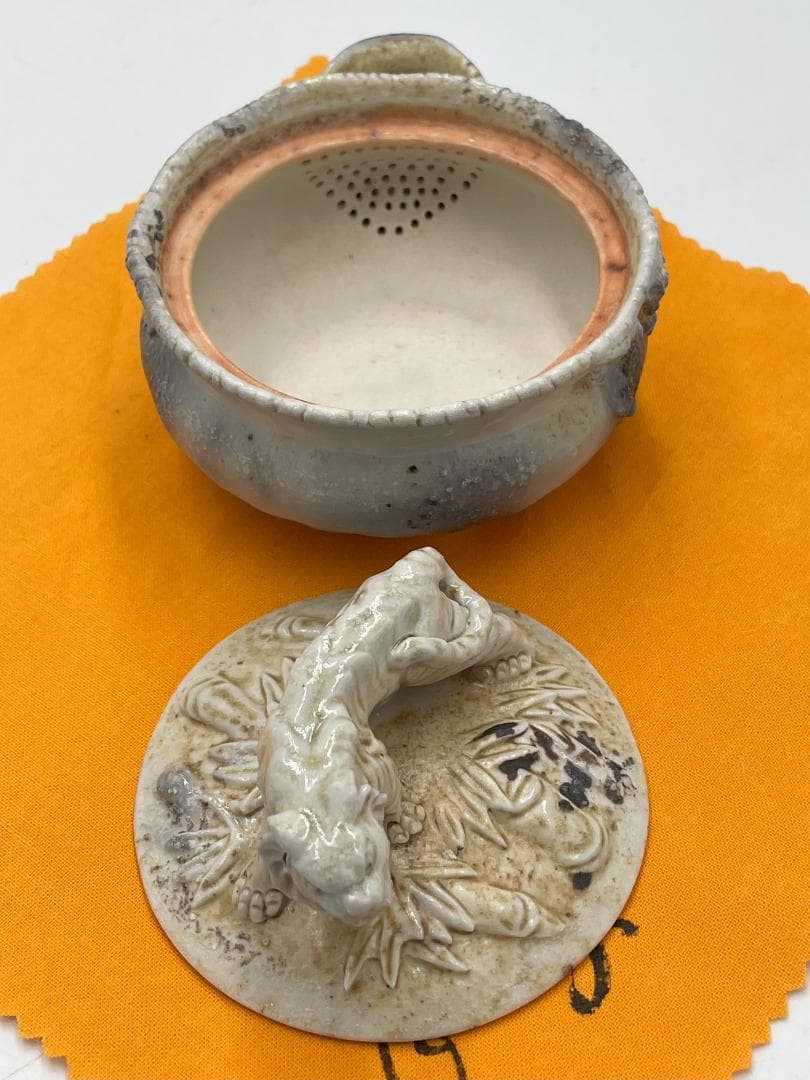 備前焼　白備前　難波誠治作　虎　宝瓶　NS11