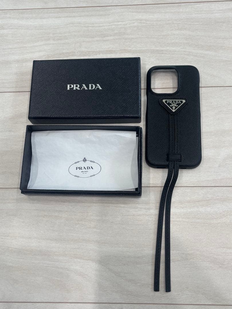 PRADA プラダ iPhone15Pro スマホケース ラスト1点です❣️
