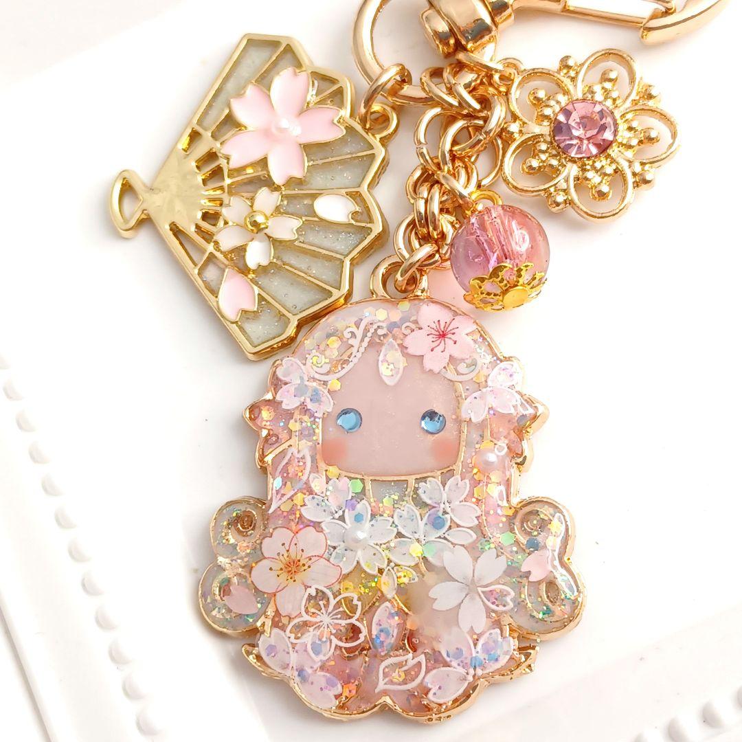 ～桜花爛漫～♡アマビエさん　レジンキーホルダー　ハンドメイド