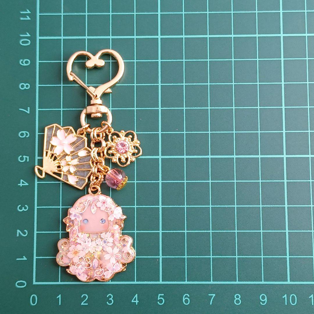 ～桜花爛漫～♡アマビエさん　レジンキーホルダー　ハンドメイド