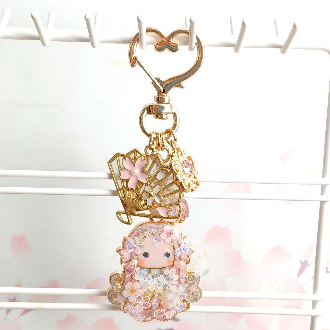 ～桜花爛漫～♡アマビエさん　レジンキーホルダー　ハンドメイド