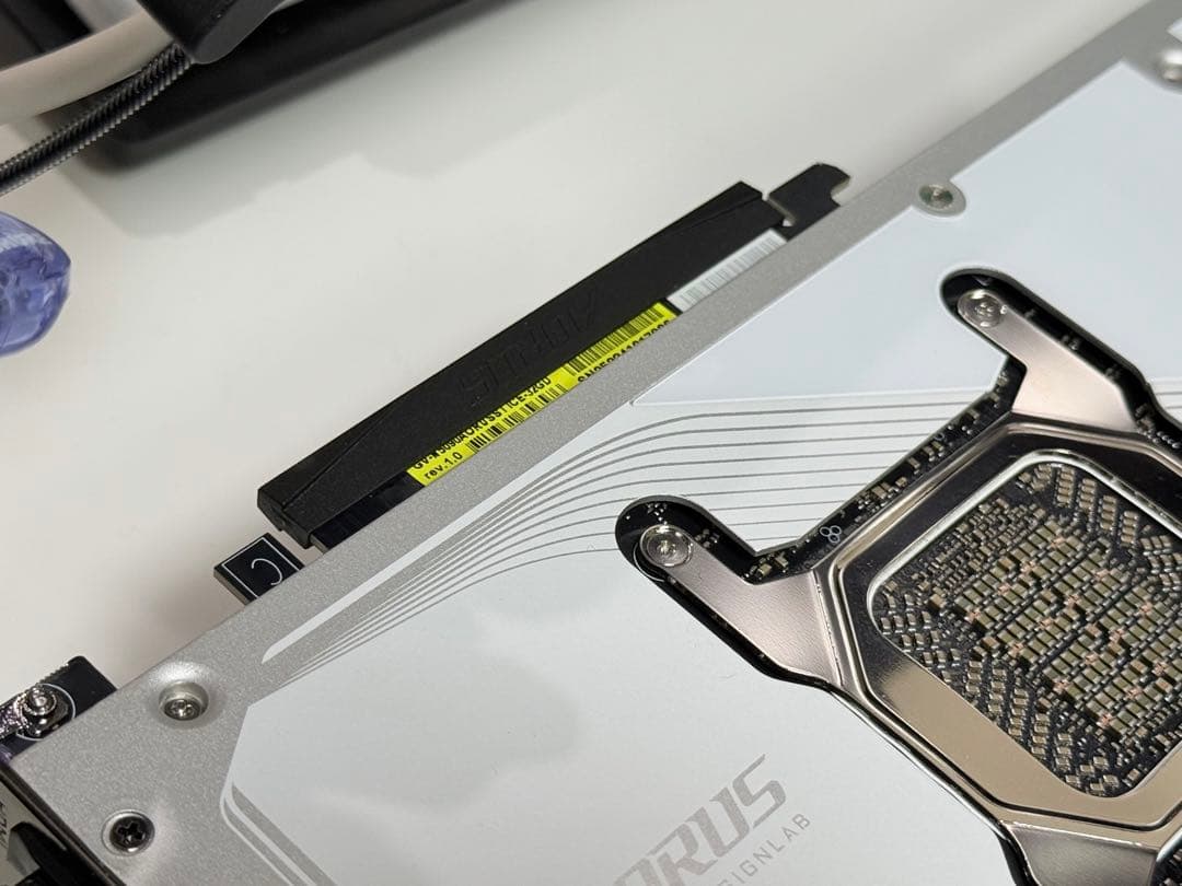 グラフィックボード・グラボ・ビデオカード AORUS GeForce RTX 5090 STEALTH ICE 32G