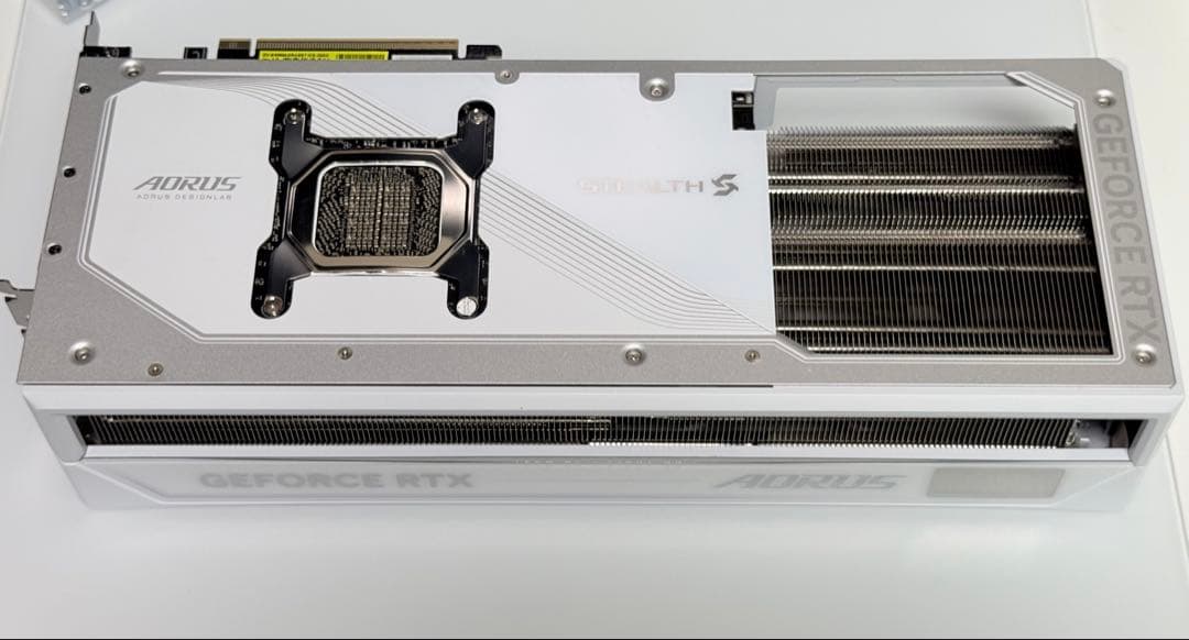 グラフィックボード・グラボ・ビデオカード AORUS GeForce RTX 5090 STEALTH ICE 32G