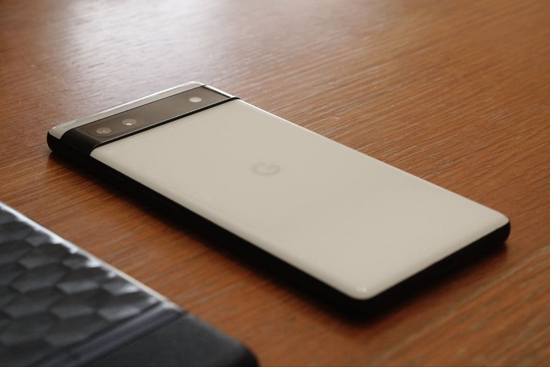 Google Pixel 6a チョーク（白） ケース付き 本体のみ