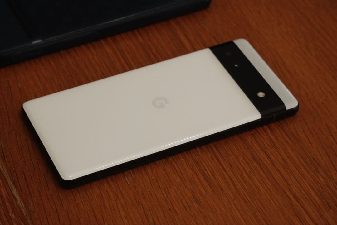 Google Pixel 6a チョーク（白） ケース付き 本体のみ