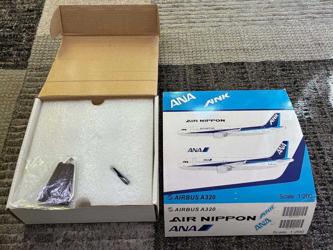 【最終価格】ANA A320 JA8946 1/200 金属製 JCWINGS