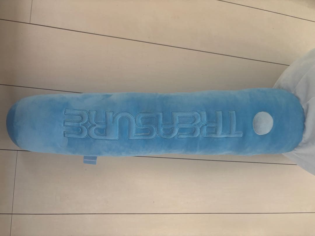 TREASURE LIGHTSTICK CUSHIONペンライト型大クッション