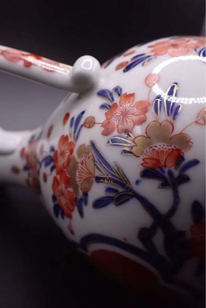 【優品】古伊万里 金彩赤絵 桜尽くしに隠れみの図 骨董品 アンティーク （青④）