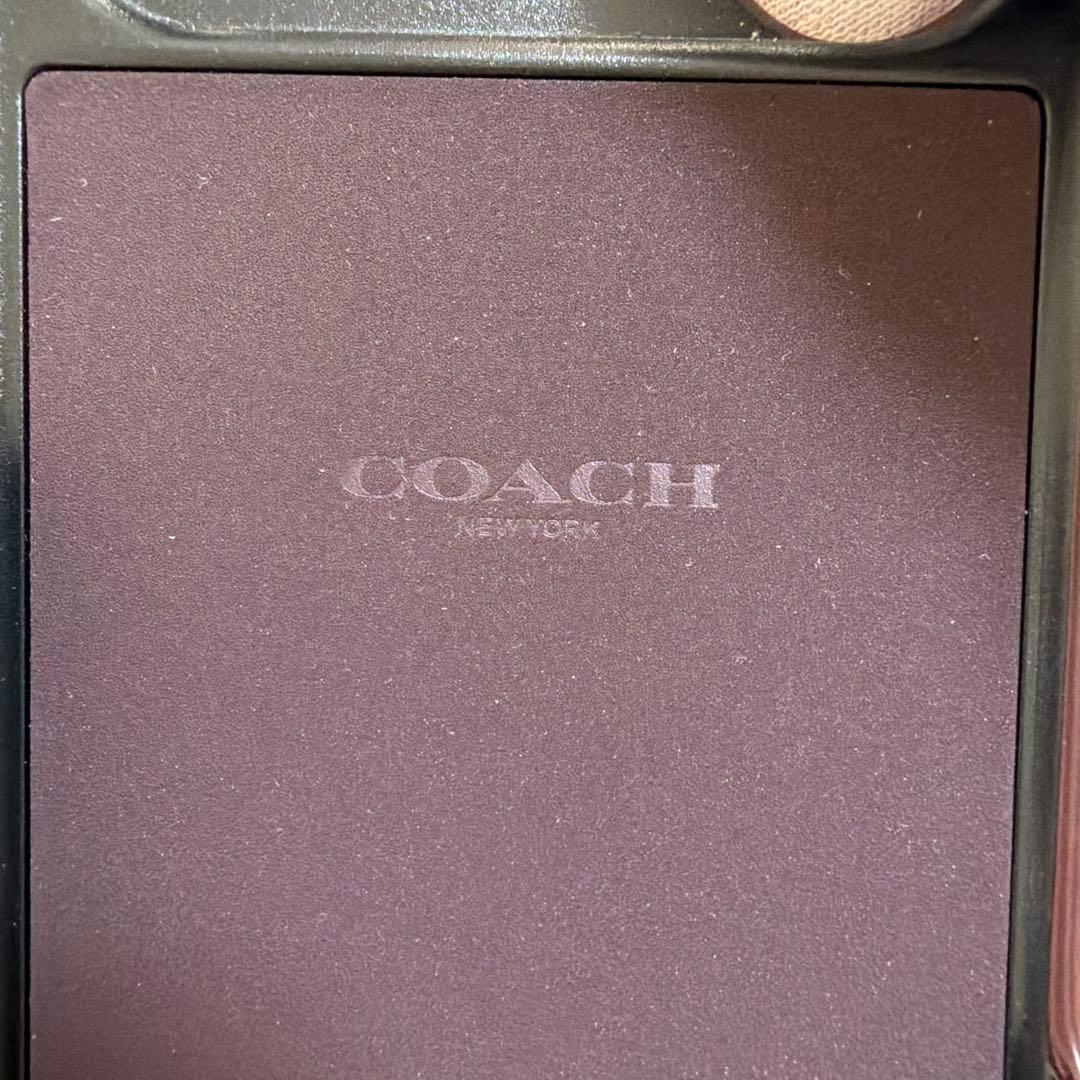 【COACH 】iphone 17pro ハードケース　ブラウン　シグネチャー