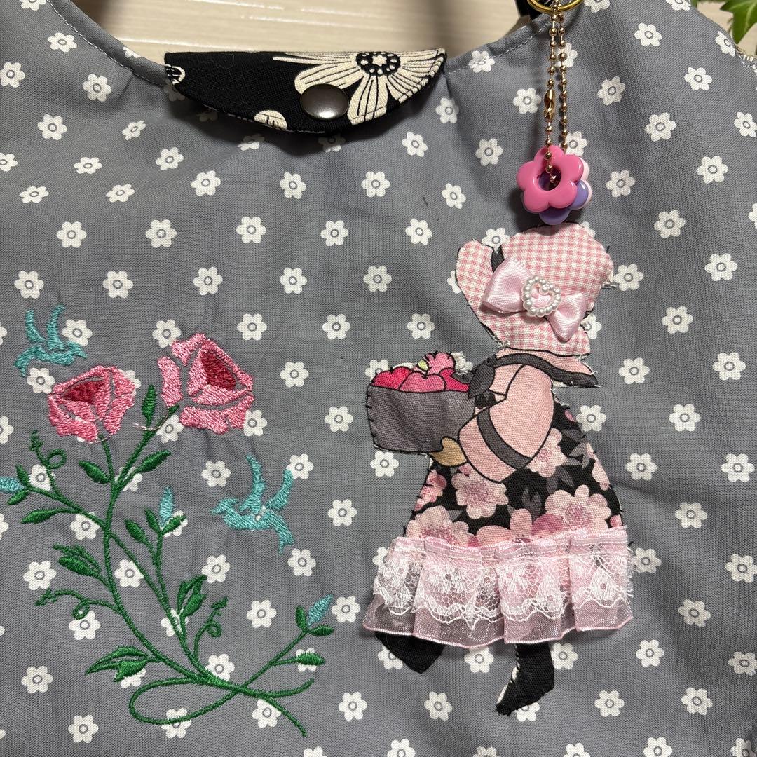 『スーちゃん』お花の刺繍とアップリケ❤︎.グラニー風トートバッグ★ハンドメイド