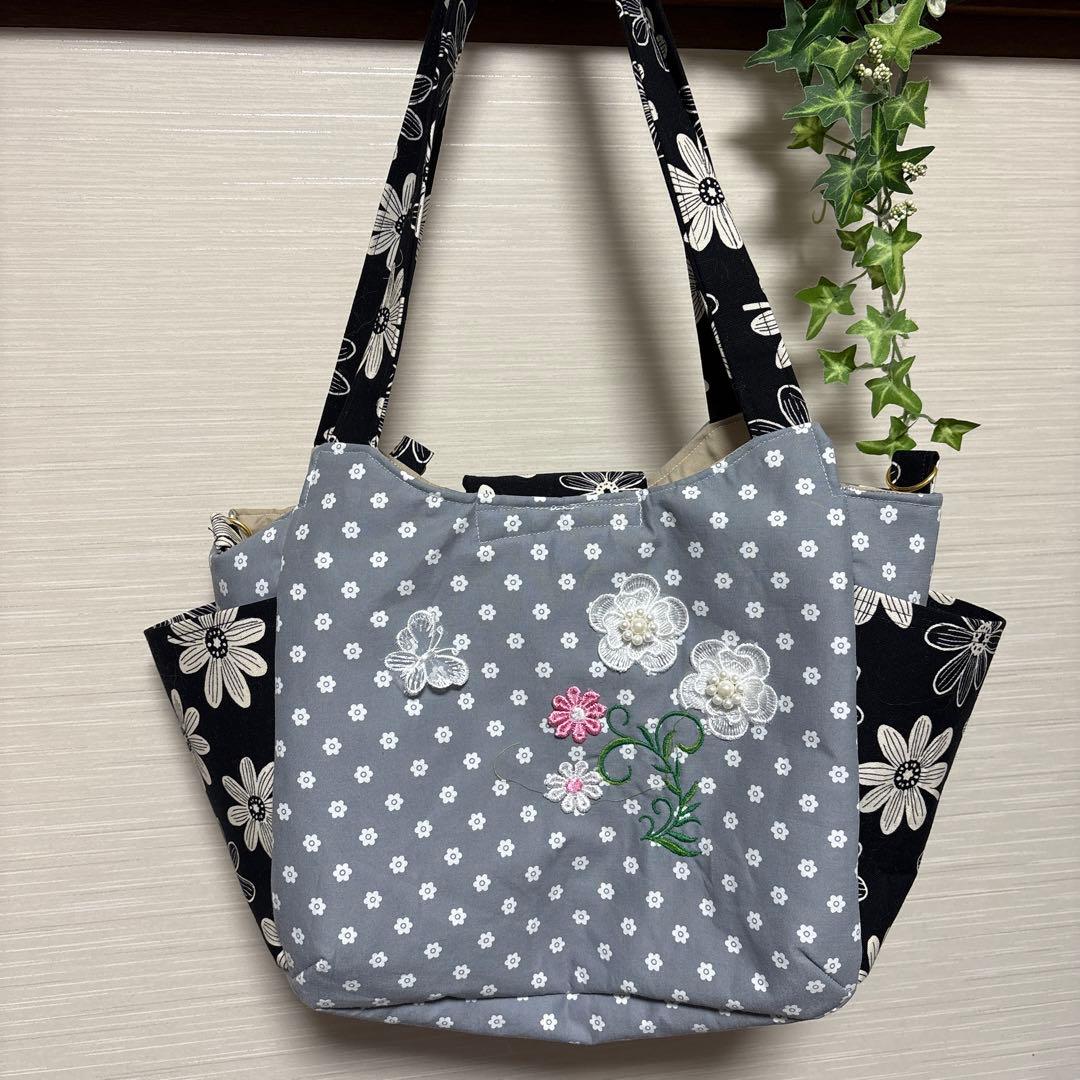 『スーちゃん』お花の刺繍とアップリケ❤︎.グラニー風トートバッグ★ハンドメイド