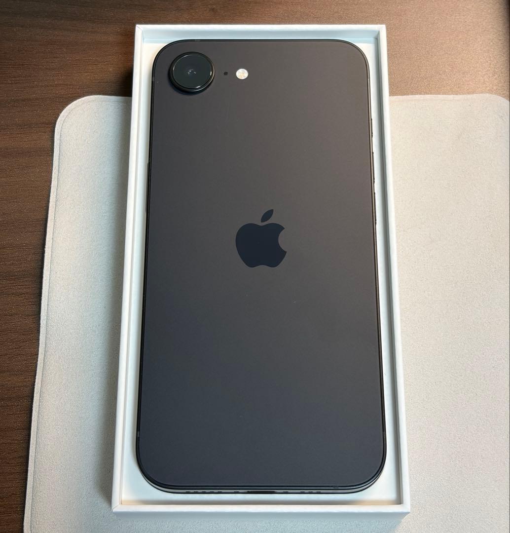 【極美品】iPhone16e ブラック 128GB SIMフリー